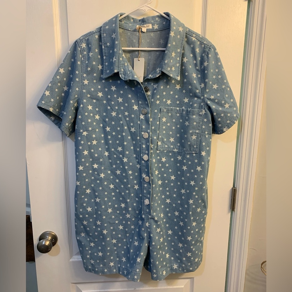 WishList Blue Star Print Denim Short Sleeve Collared Button Front Romper L NWT - Picture 3 of 7